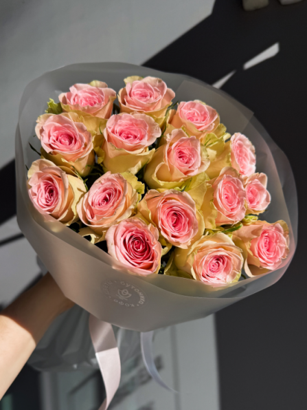Монобукет из 15 розовых роз